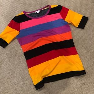 LuLaRoe Medium GiGi Tee
